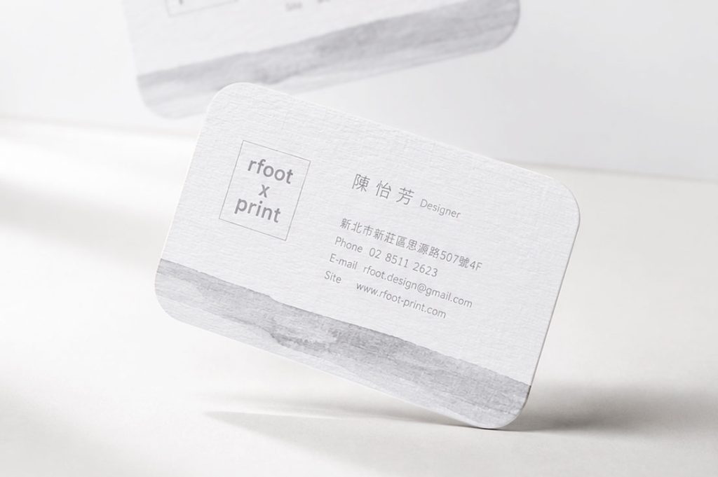 圓角雅紋紙名片展示，細緻石紋搭配簡約留白設計